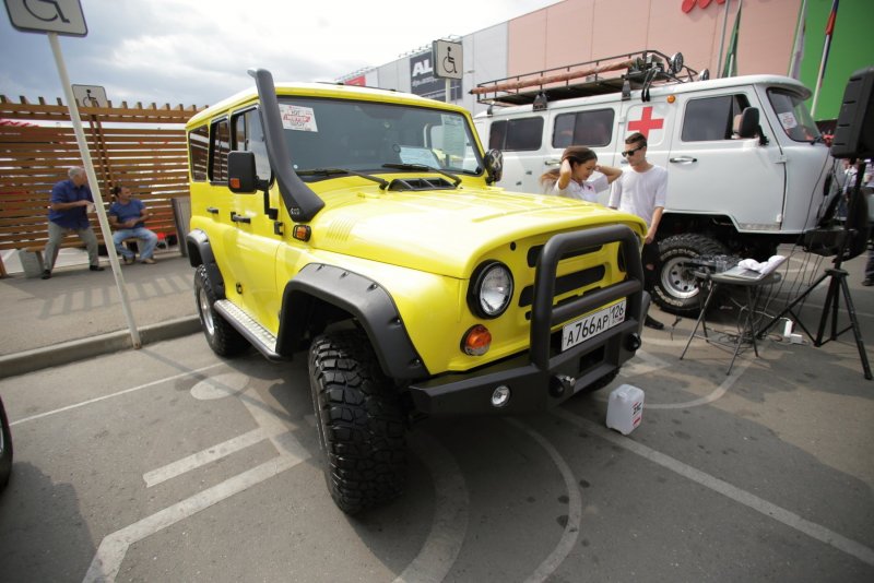 УАЗ 469 желтый Раптор