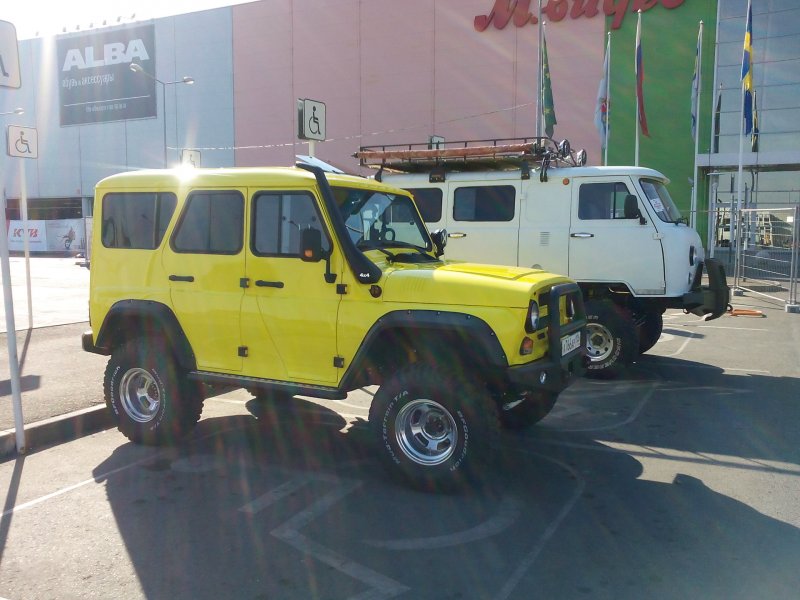 УАЗ 469 желтый