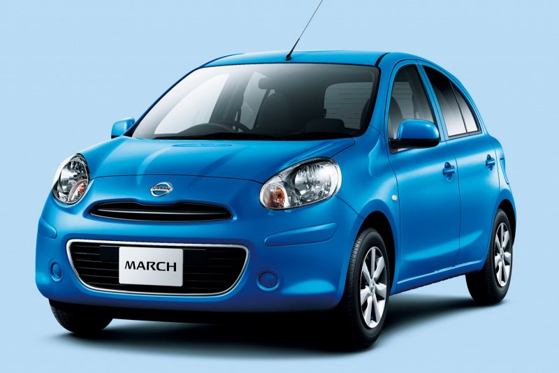 Nissan March 2003 год