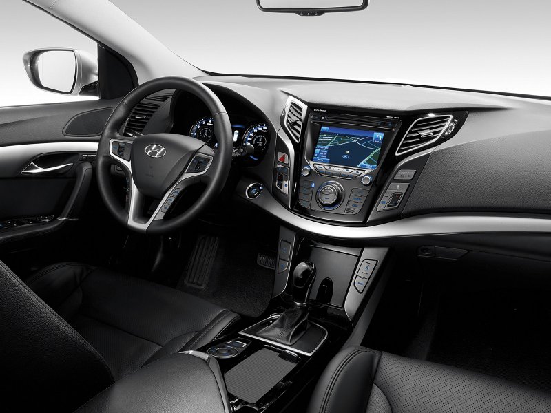 Hyundai i40 универсал салон