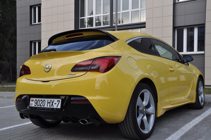 Opel Astra GTC 1.4
