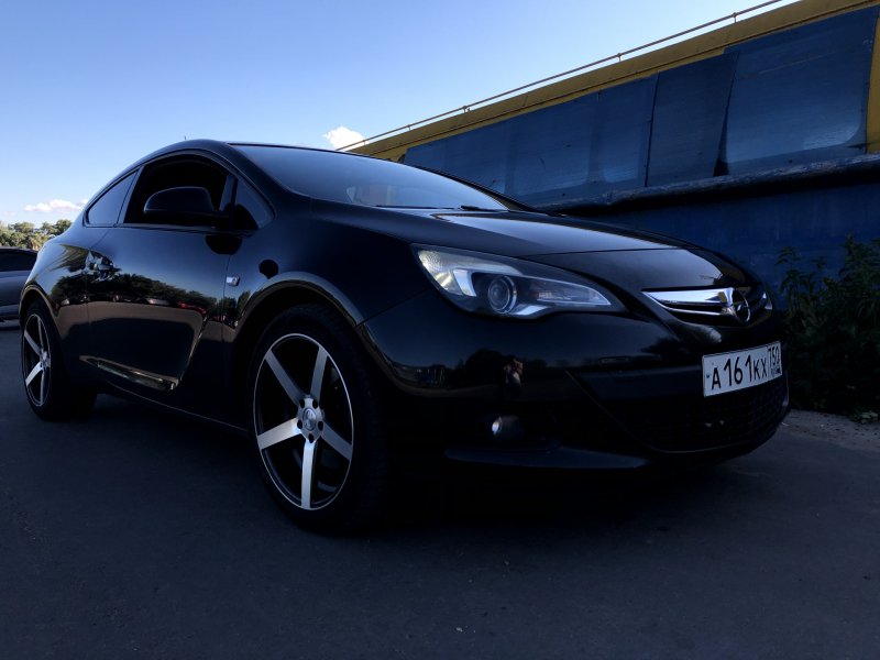 Опель Астра GTC 2015
