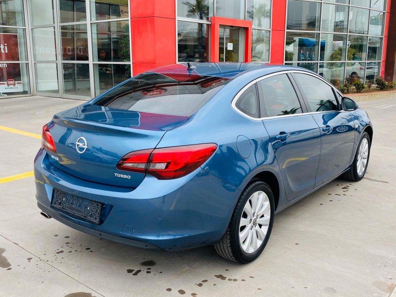 Opel Astra j 1.4 Turbo 2013