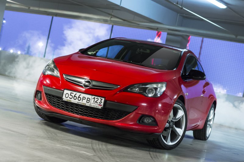 Opel Astra GTC Turbo