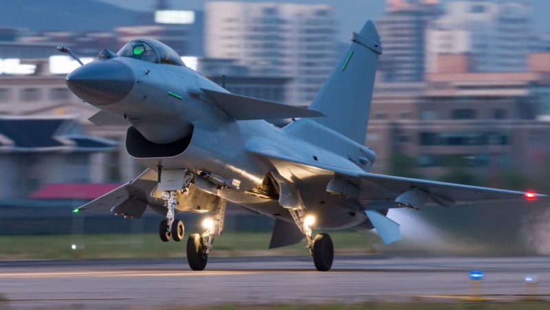 Истребитель Chengdu j-10