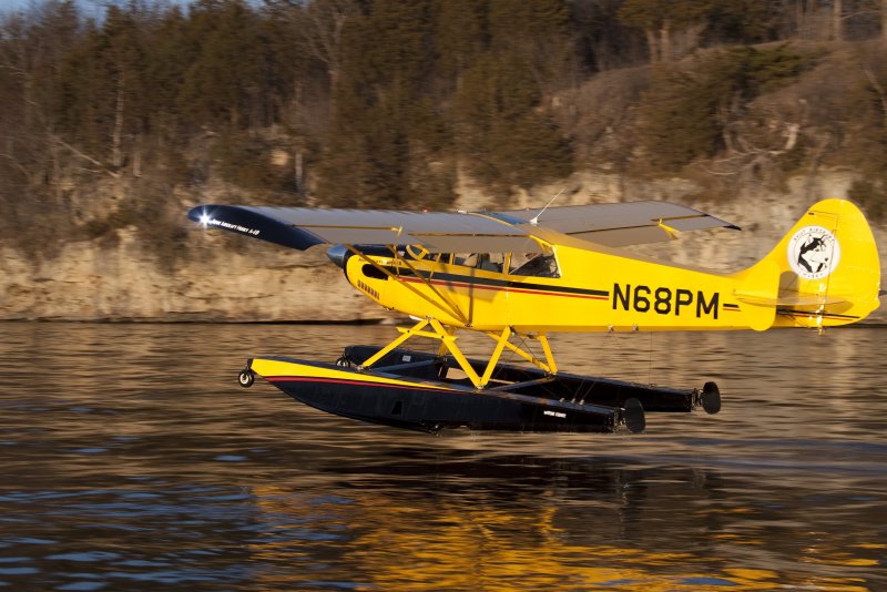 Самолет Husky a-1c