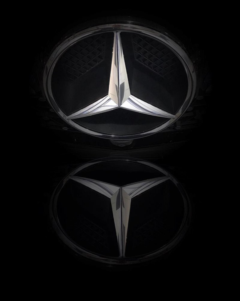 Mercedes Benz logo 2020