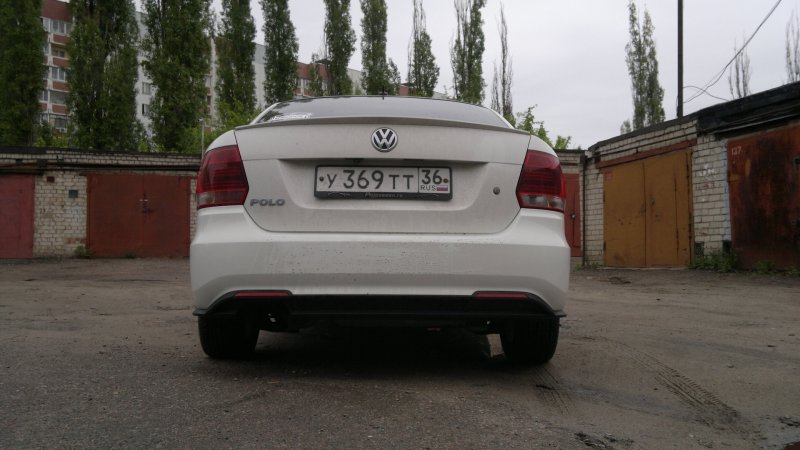 Volkswagen Polo 2011 сзади