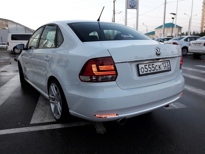 Тонировка задних фар Volkswagen Polo