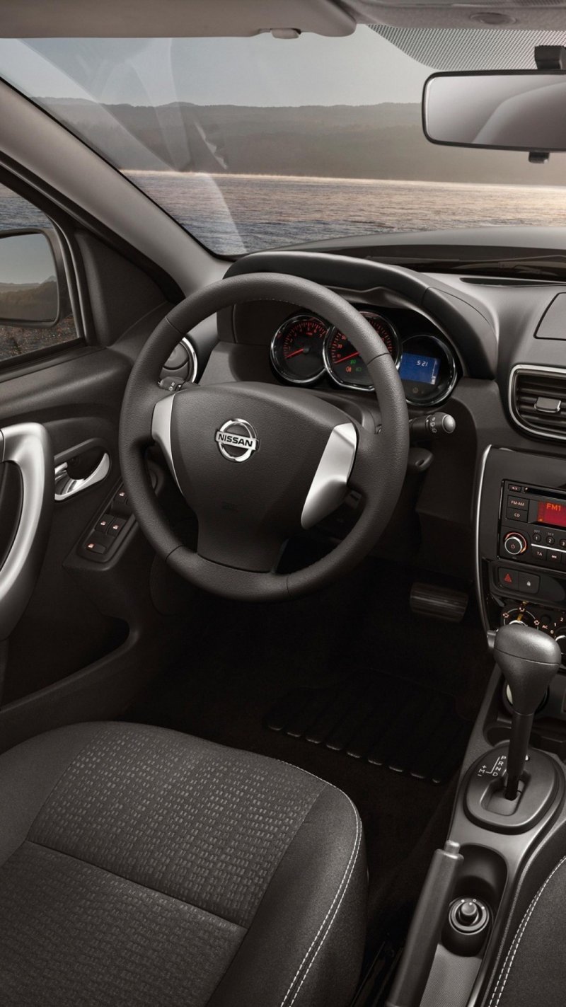 Nissan Terrano III (d10) салон