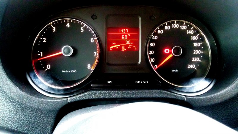 VW Polo комбинация приборов