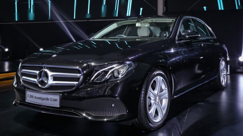 Мерседес Бенц w213