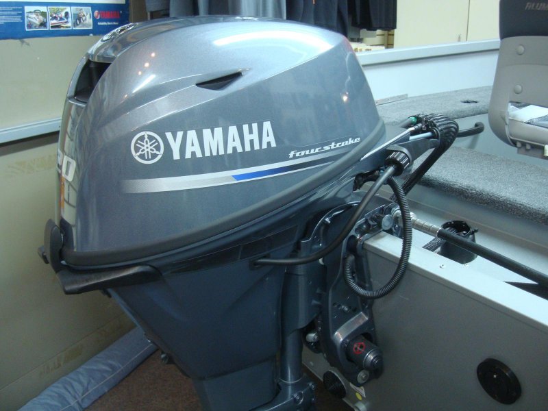 Лодочный мотор Yamaha 20