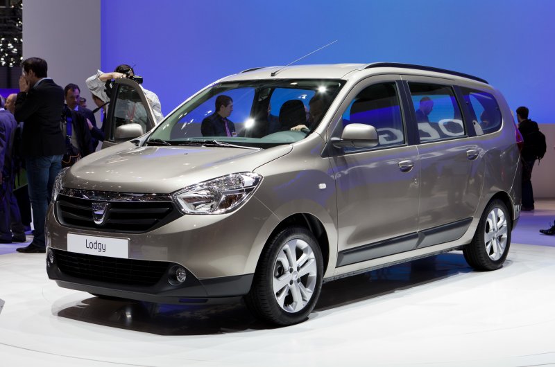 Кроссовер Renault Triber