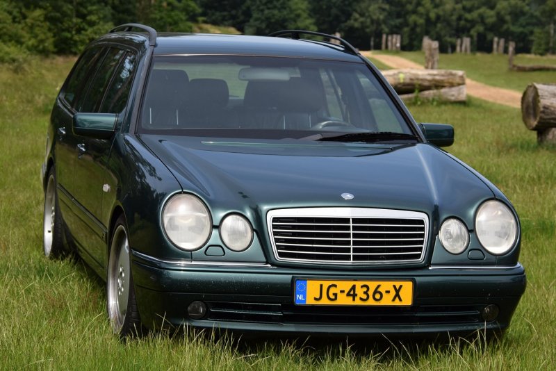 Мерседес e 1998