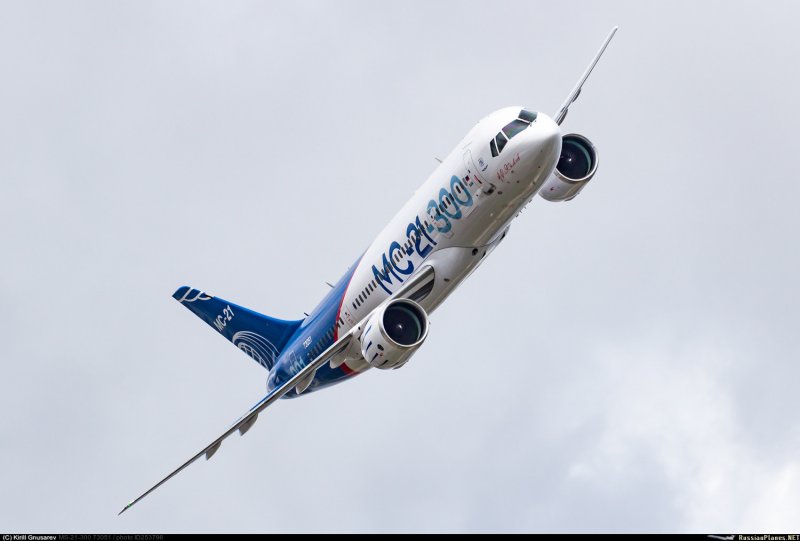 Самолёт МС 21 300