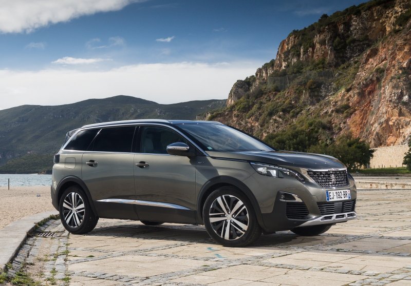 Новый Peugeot 5008