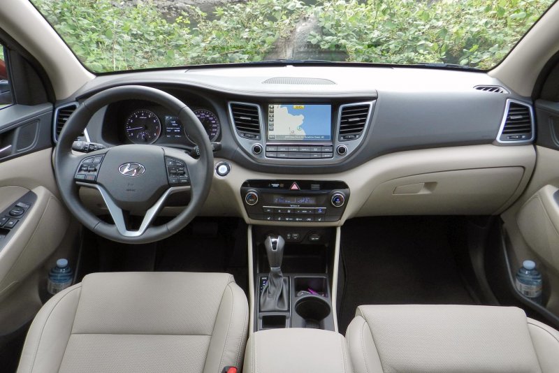 Hyundai Tucson 2018 светлый салон