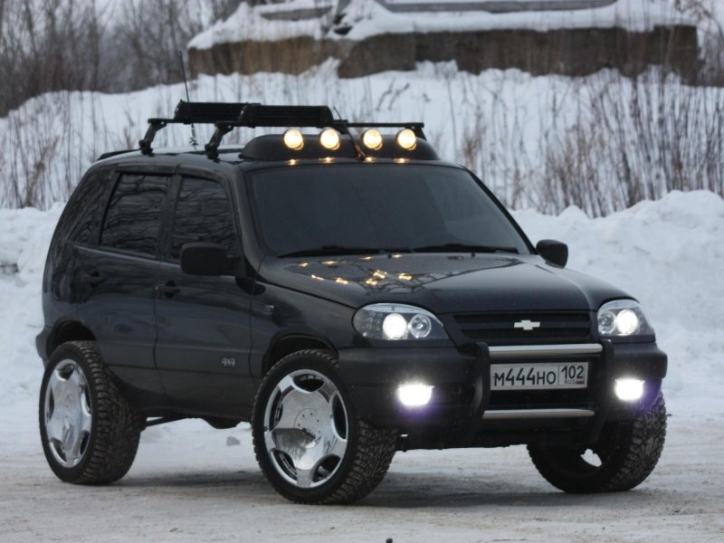 Chevrolet Niva с круглыми фарами