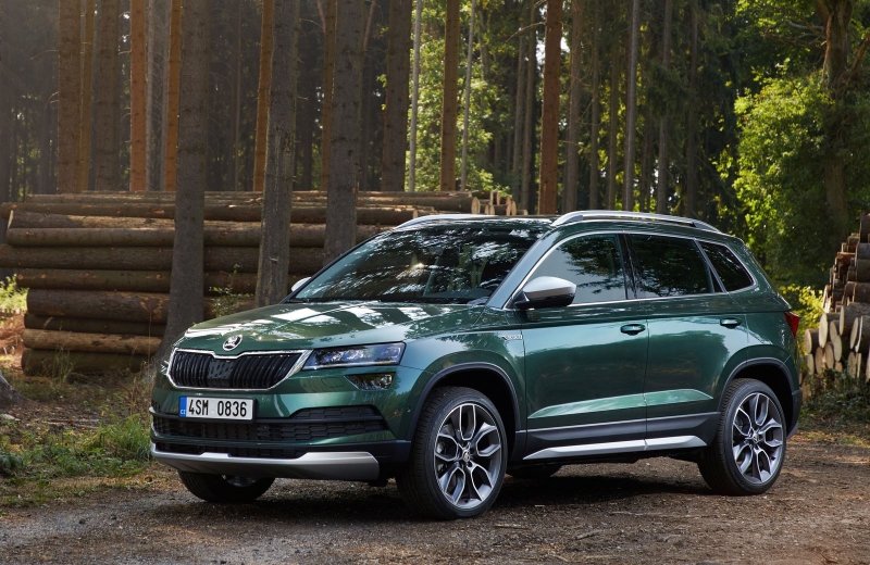 Skoda Karoq 2020 зеленый