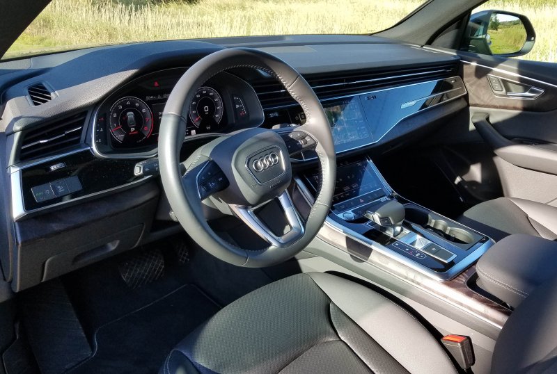 Audi q8 inside