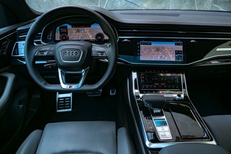 Audi q8 2021 салон