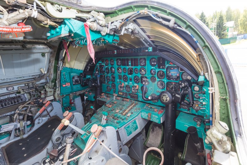 Кабина летчиков ту-22м3