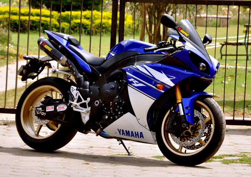 Yamaha r1 2010