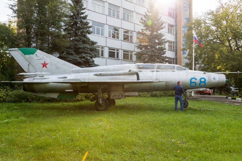 Самолёт миг-21р