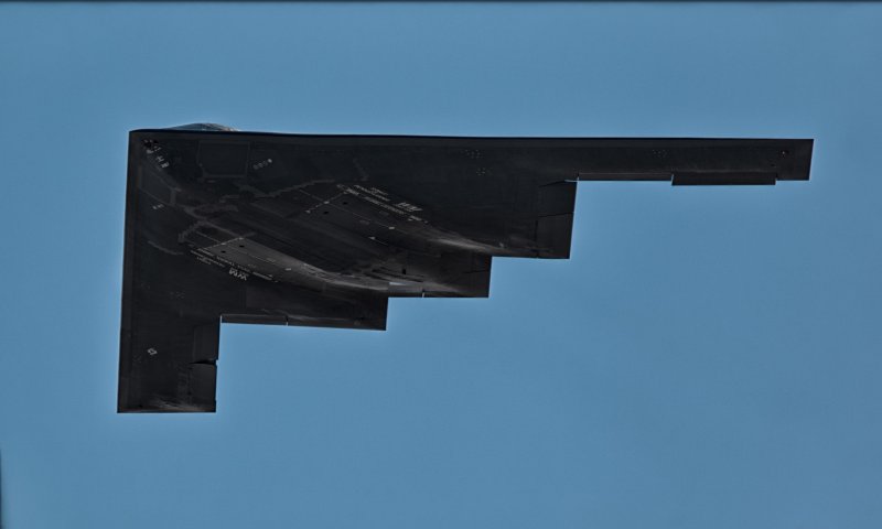 B-2 Spirit снизу