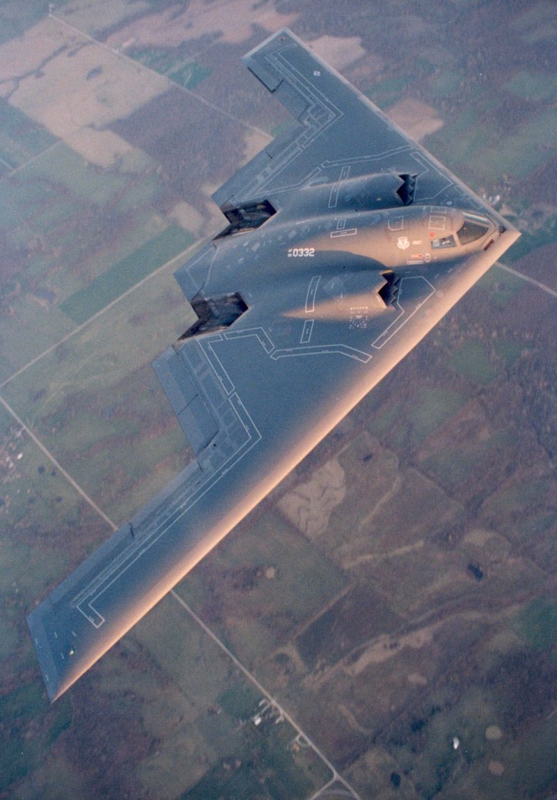 Стелс-бомбардировщик b-2