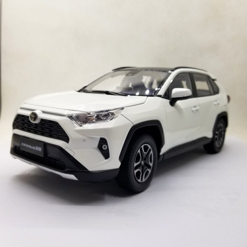 1:18 Литая модель для Toyota rav4 2020