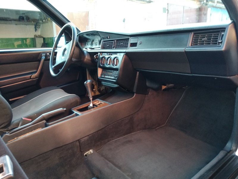 Mercedes 190 w201 салон