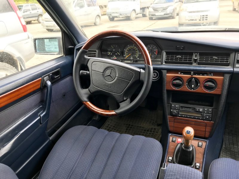 Mercedes-Benz 190 (w201)