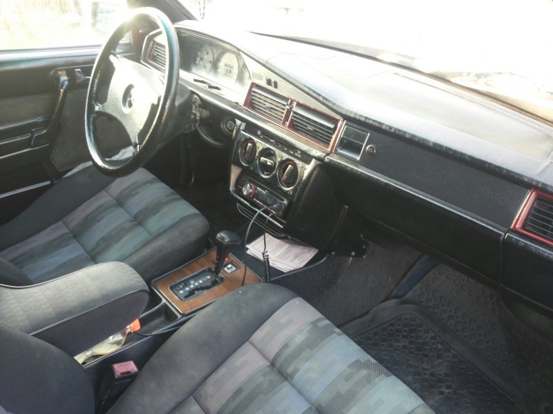 Mercedes Benz 190 салон
