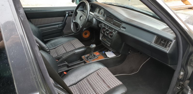 W201 Sportline салон