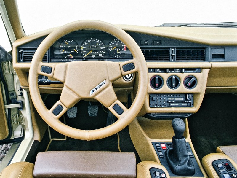 Mercedes-Benz w201 салон
