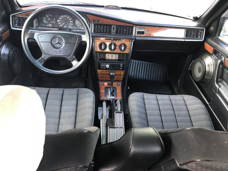 Мерседес 190 w201 салон