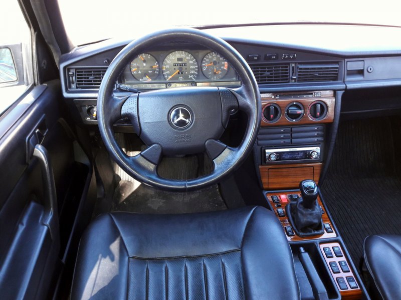 Mercedes-Benz 190 (w201)