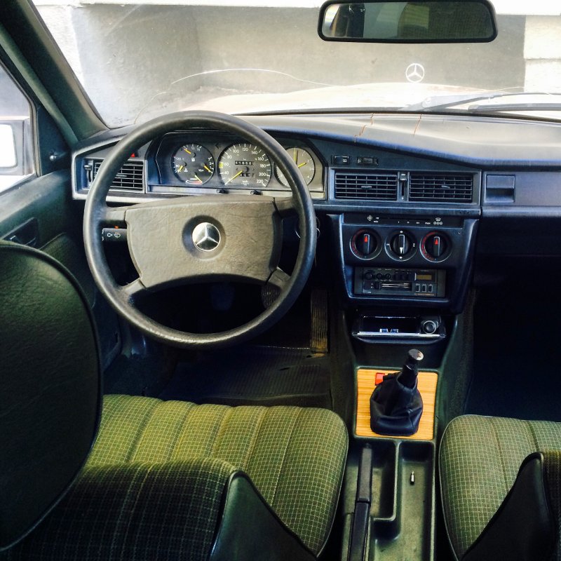 Mercedes Benz 190 w201 салон