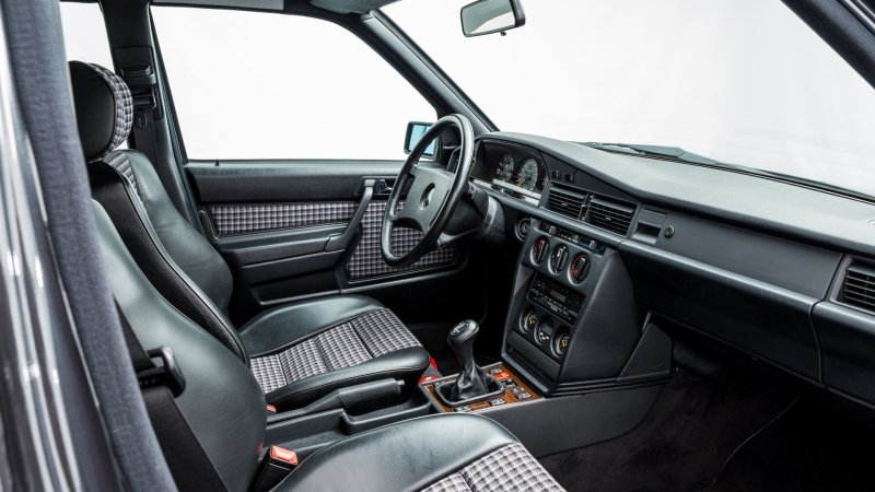 Mercedes 190e Interior