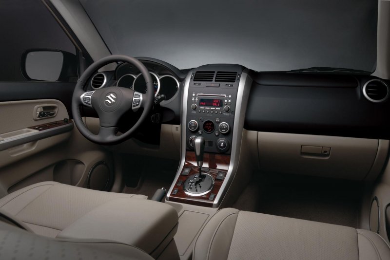 Suzuki Grand Vitara 2014 салон