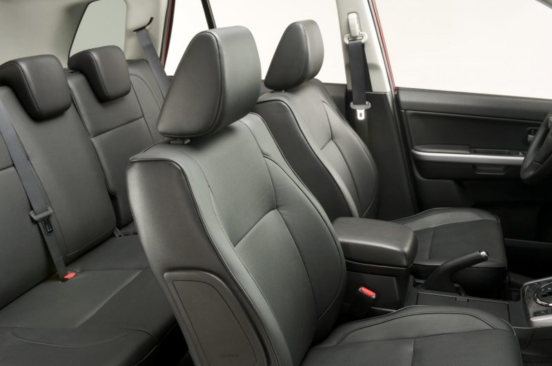 Suzuki Grand Vitara 3d салон