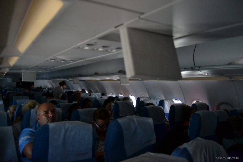 Салон 737 700