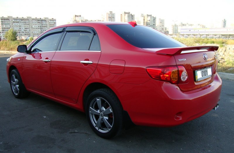 Toyota Corolla 2012 спойлер