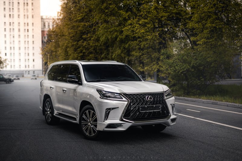Wallpaper smartphone Lexus LX 570 2020