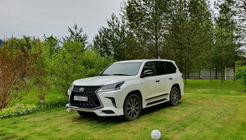 Lexus LX 570