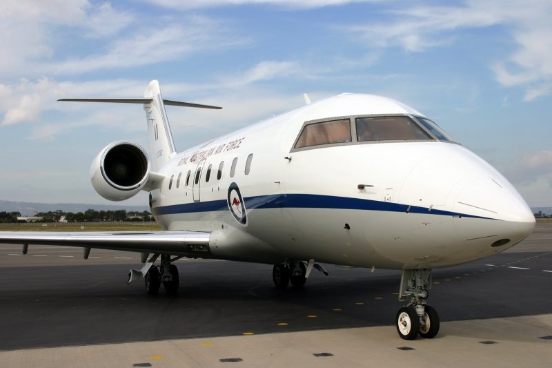 Самолет Bombardier cl600