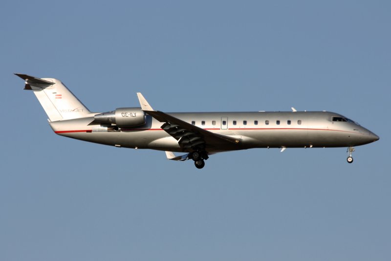 Mitsubishi CRJ-200lr