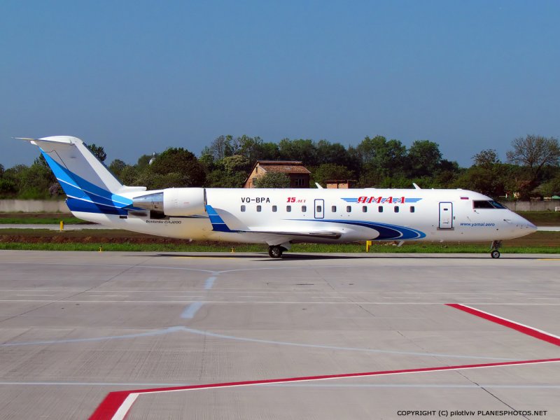 CRJ-200lr Ямал